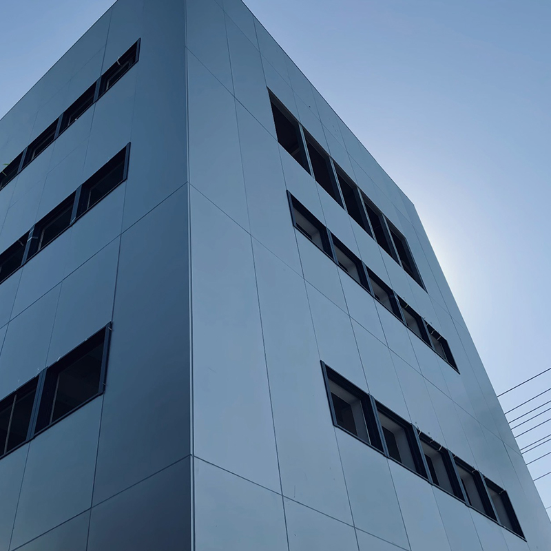 Dinding Tirai Aluminium Unitisasi